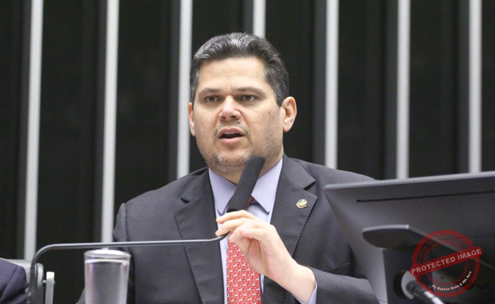 Revisão Penal Histórica: Alcolumbre promulga lei da dosimetria que reduz penas de condenados por tentativa de golpe